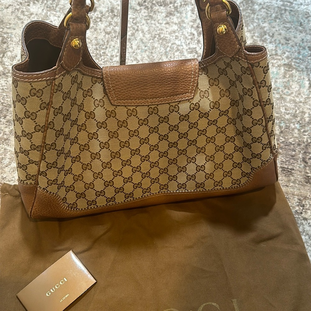 Vintage Gucci New Pelham Large Shoulder Bag w/ Gold Hardware - Picture 2 of 14